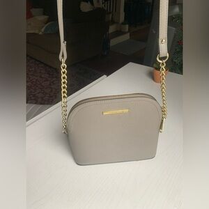 STEVE MADDEN GREY SHOULDER CROSSBODY BAG WITH GOLD CHAIN DETAIL